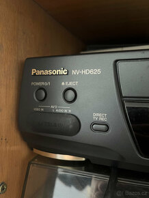 videopřehrávač Panasonic NV-HD625 - 2