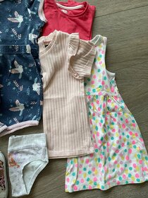 Balík dívčího oblečeni jaro/léto 104-110 - 2