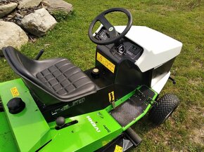 Profesionální traktor Etesia 100 - 2