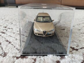 Alfa Romeo 147 facelift 2005 1:43 - Minichamps - vada - 2