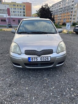 Toyota Yaris, 1.0, r.v. 2003, 215 000 km, na náhradní dily - 2