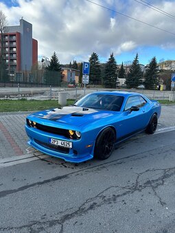 Dodge Challenger - 2