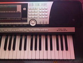 Yamaha PSR 740 - 2