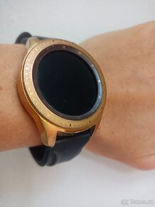 Chytré hodinky Samsung Galaxy Watch 42mm SM-R810, nabíječka - 2