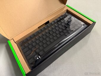 Herní klávesnice Razer Blackwidow V4 75%, Black - 2