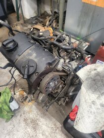 Motor 1.9 tdi 81kw tlakuje do vody - 2