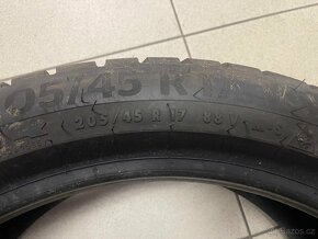 Zimní pneu Continental 205/45 R17 88V - 2