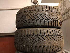 235/45R18 - 2