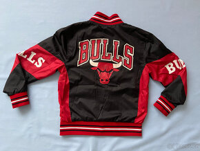 Chlapecká  bunda Chicago Bulls, jako nová, na 10-12 let. - 2