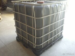 Plastová nádrž IBC kontejner - 2
