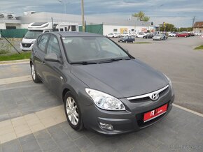 Hyundai i30 1.6 CRDi Style, 85 kW, Aut. Klima - 2