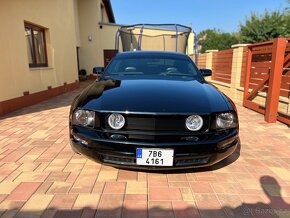 Ford Mustang 4.0 2005, automat - 2