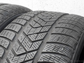 Zimní pneu Pirelli 255/55/19 pěkný vzorek 7mm - 2