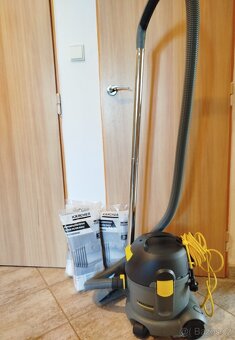 Vysavač Karcher T 10/1 +30 sáčků - 2