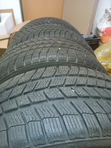 Pneu 225/45/ R17H - 2