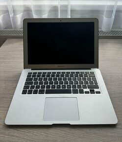 Macbook air 13“ 2017, TOP stav - 2