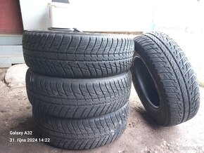 Zimní pneu 215/70 r16 - 2