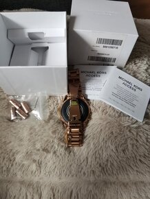 Michael Kors dámské hodinky Gen 6 Bradshaw - 2