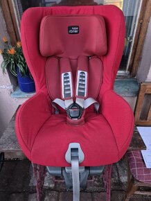 Britax Römer SAFEFIX PLUS 9 - 18kg - 2