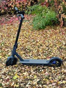 Elektrokoloběžka Xiaomi Mi Electric Scooter 3 - 2