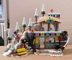 Lego 41756 Friends Lyžařský resort s kavárnou - 2