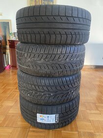 Letní pneu 295/30r22 s Porsche disky - 2