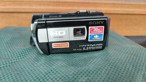 Sony HDR-PJ200 - 2