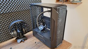 PC skřín s vodním chlazením - 2