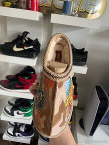 Palace x UGG tasman slipper chestnut - 2