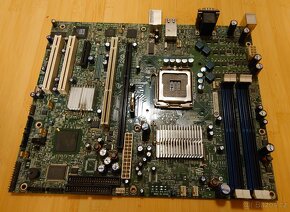 Intel Server Board S3000AH - 2