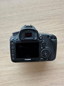 Canon 5D Mark III - 2