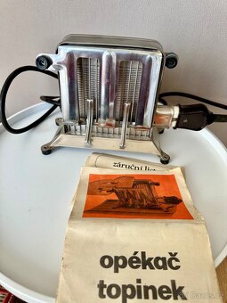 Retro opékač topinek - 2