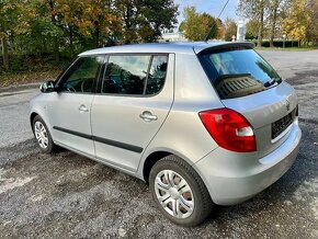 Škoda Fabia 1.4i 63kw 16V KLIMA 2x kola MLHOVKY El. okna - 2