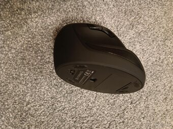 Eternico Wireless 2.4 GHz Vertical Mouse MV200 černá - 2