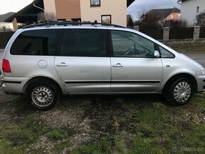 VW Sharan 1,9tdi 85kw 6.kvalt,r.v.2005,7míst,tažné - 2