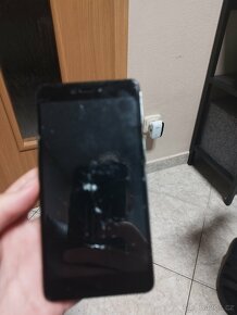 Nový telefon Ajfon 16 pro Maks - 2