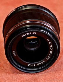 Olympus M 4/3 25 mm f 1,8 - 2