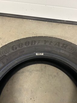 Good/Year EFFICIENT GRIP 215/55R17 - 2