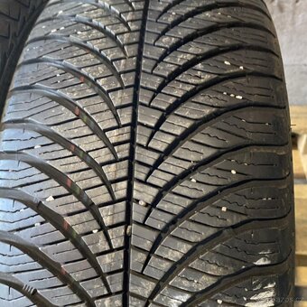 Zimní pneu 195/60 R16 89H GoodYear 6mm - 2