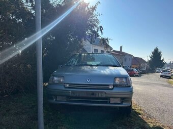 Nabízím Renault Clio 1.8 rok výroby 1993 - 2