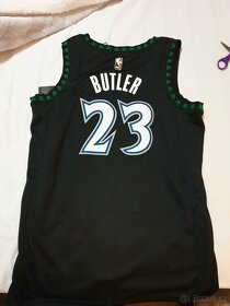 Originální NOVÝ dres NBA - Butler 23 vel. S, sedí jako M. - 2