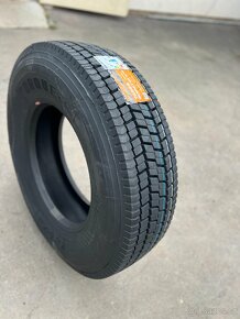 295/80 R22,5 prémiová Britská nákladní pneu - 2