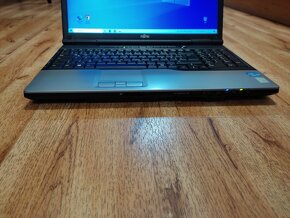 Notebook Fujitsu LifeBook E752 - 2