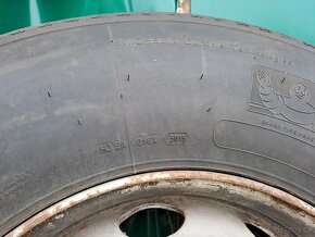 1x komplet kolo Michelin 295/80 R22,5" vodící - 2