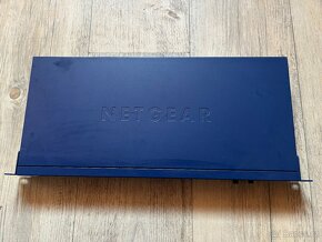 Netgear 24 port smart switch ProSafe - 2