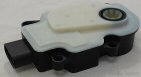 Genuine Ford 1892149 temperature control actuator - 2