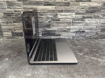 MacBook Air 13 2022 M2 / 8GB / 256GB - 2