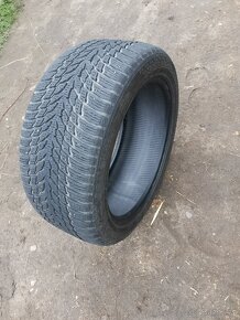 Pneu 245/45R18 - 2