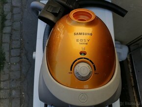 Sáčkový vysavač Samsung easy 1600  Wattů - 2