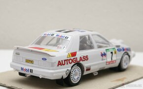 Ford SIERRA COSWORTH 4x4 1992 (1:24) - 2